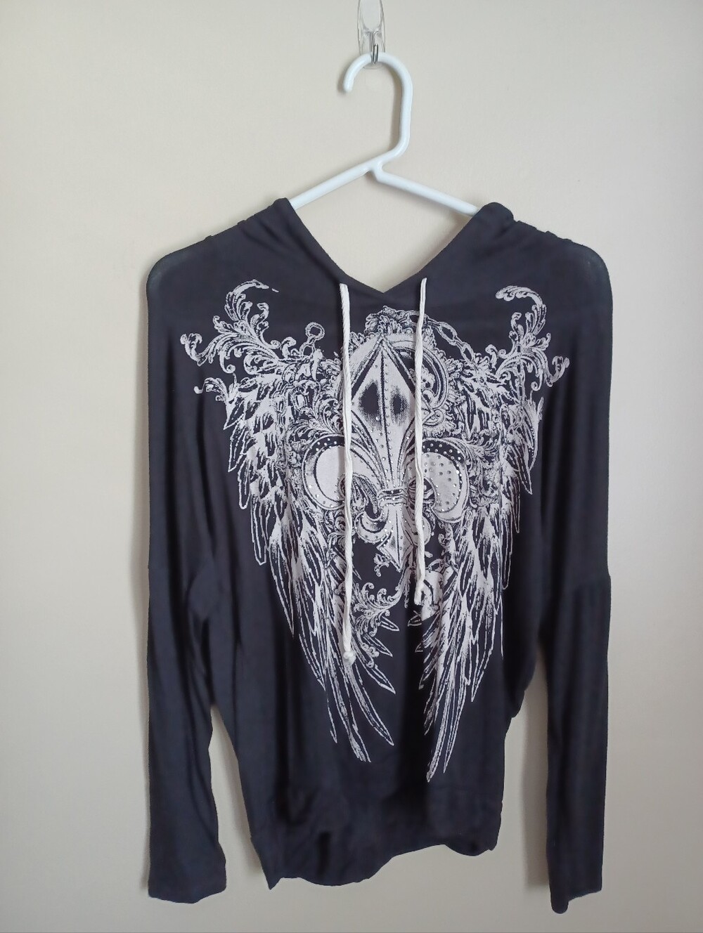 Women's Size L Free Kisses Rayon Spandex Black White Design Lightweight Hoodie